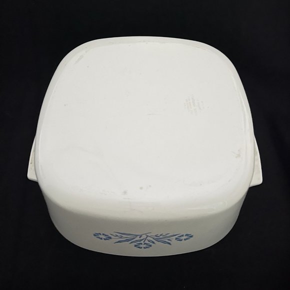 Vintage CorningWare ‘Cornflower’ Deep Casserole Dish - Picture 3 of 5